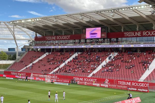 Pour cette reprise au stade Gaston Gérard, la limite est fixée à 5 000 personnes.