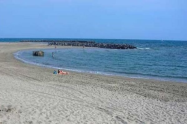 Agde (Hérault) - la plage entre le Cap et le Grau - archives