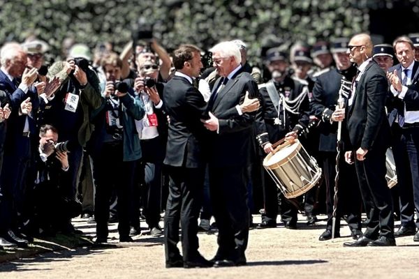 "Je tiens à exprimer au nom de l’Allemagne ma consternation et mon affliction face à ces crimes inconcevables et si cruels perpétrés ici par les Allemands."