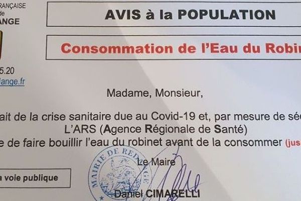 Ce tract d'information peut prêter à confusion : il n'y a pas de contamination du coronavirus par l'eau.