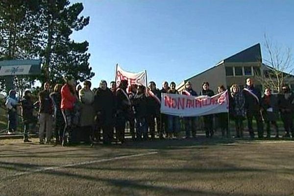 Les parents d'élèves du collège de la Châtaigneraie d'Autun se sont mobilisés ce mardi.