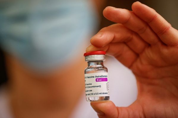 Depuis ce lundi 15 mars les pharmacie sont autorisées à administrer le vaccin AstraZeneca contre le Covid19.