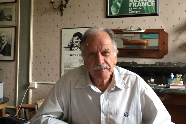 Noël Mamère remettra sa démission au Préfet le vendredi 30 juin. Il n'est plus député. 