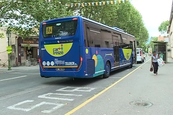 La ligne 87 entre Cavaillon et Aix-en-Provence est provisoirement maintenue jusqu'au 1er janvier 2020.