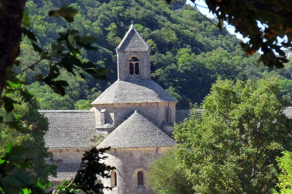 L'abbaye de Sénanque à Gordes reçoit chaque année près de 400.000 visiteurs.