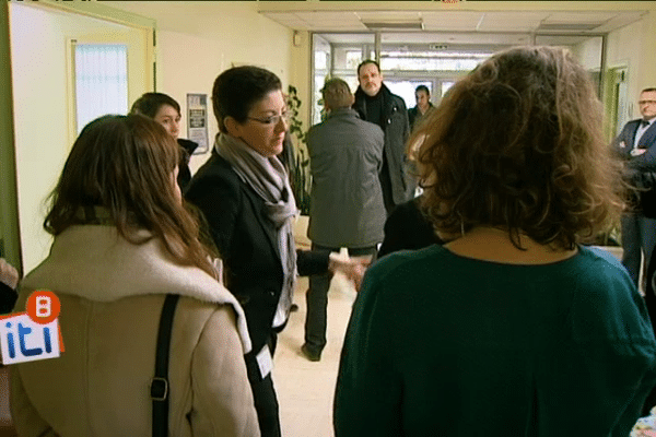 Frédérique Camilleri, sous-préfète et directrice de cabinet du Préfet de Bretagne et d'Ille-et-Vilaine, effectue une visite de reconnaissance avant la visite de la ministre, Laurence Rossignol.
