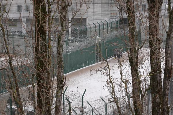 À Besançon, la maison d'arrêt est à quelques mètres des habitations