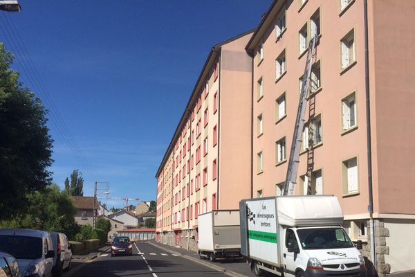 La Cité de Limagne à Aurillac, où habitait la jeune femme de 26 ans, victime de coups mortels jeudi soir. 