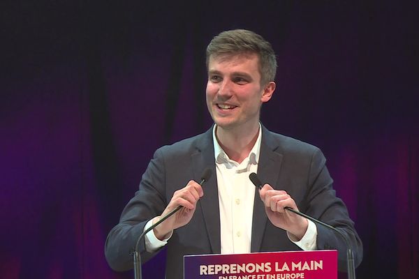 À 27 ans, l'Amiénois Léon Deffontaines est tête de liste communiste pour les élections européennes.