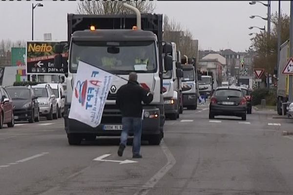 Les camions poubelles défilent dans les rues de Saint-Quentin