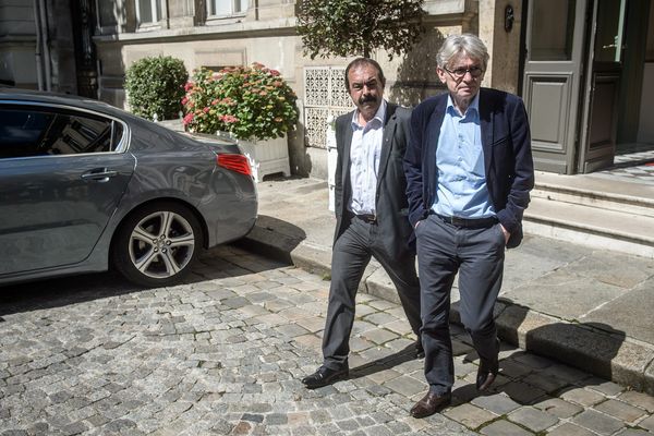 Philippe Martinez (CGT) et Jean-Claude Mailly (FO), à la sortie du ministère de l'Intérieur, le 22 juin 2016.