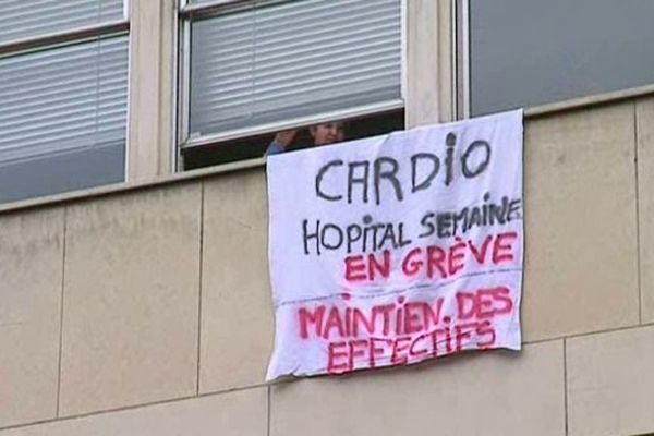 A l'hôpital Montpied, le service de cardiologie dit "de semaine" est en grève depuis le 17 novembre.