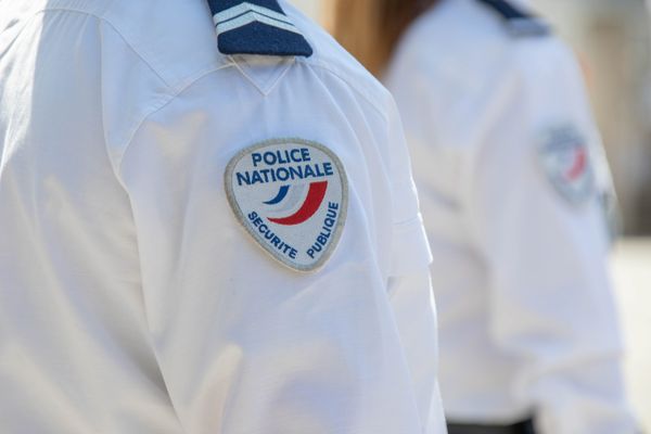 En attendant leur comparution, les deux hommes été placés "sous contrôle judiciaire" avec "une interdiction d'exercice professionnel".