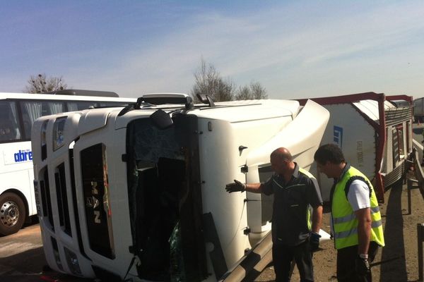 Un camion citerne renversé sur l'A36