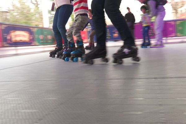 Une piste rollers installée à Clichy-la-Garenne à la place de l'ancienne patinoire.