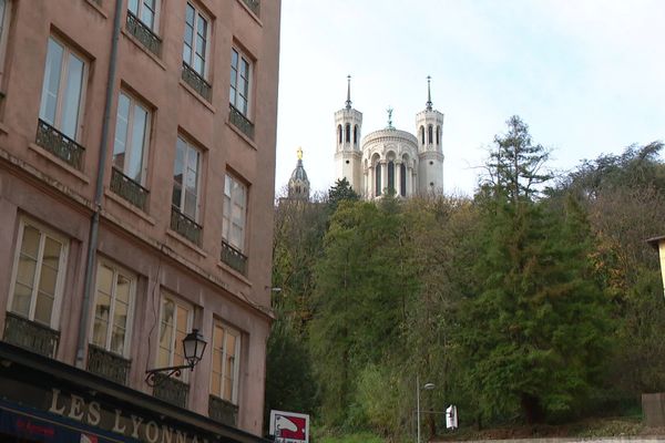 La catastrophe de Fourvière : dans la nuit du 12 au 13 novembre 1930, tout un pan de la colline s'effondrait. L'éboulement a causé la mort de 39 personnes, dont 19 pompiers.