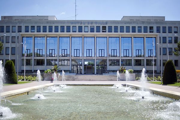 L'hôtel de ville de Saint-Nazaire n'est pas la seule instance orientant les politiques de la ville.