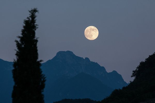 Ce Lundi Soir Le Clair De Lune Sera Super Extra