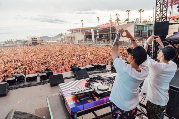 En 2023, 56 000 festivaliers se sont rassemblés sur le sable de la Croisette.