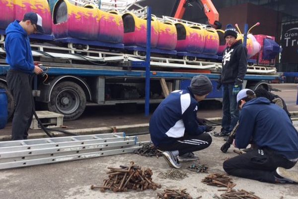 Derniers réglages à une semaine de l'ouverture des Foires de Mars à Troyes (vendredi 17 février 2017). Des installations qui nécessitent plusieurs jours d'installation.