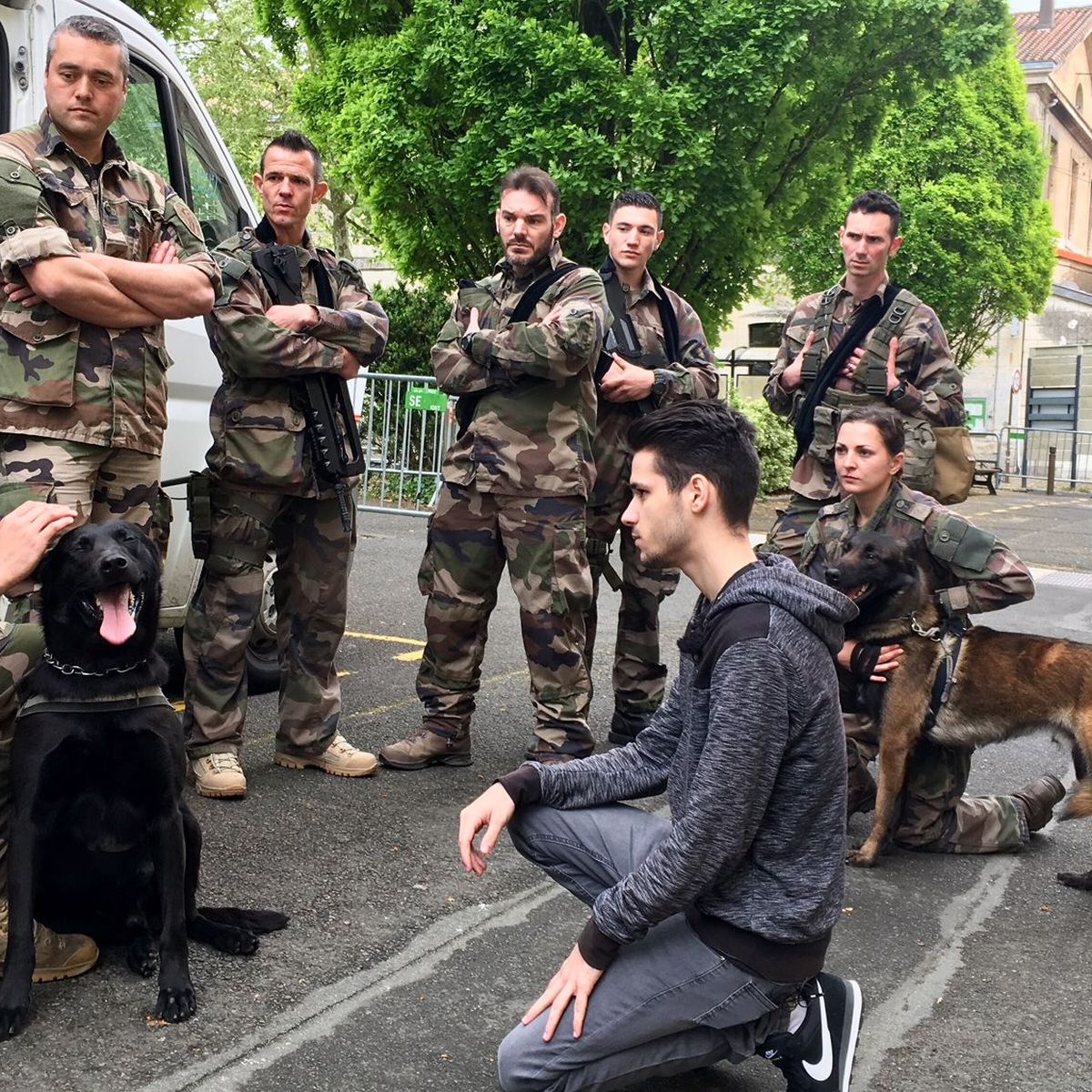 Dans Les Pas D Un Visiteur Du Forum Des Metiers Defense Et Securite A Niort