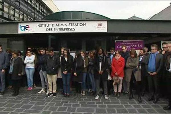 L'IAE de Poitiers ont rendu hommage à Chloé, décédéé en Espagne.