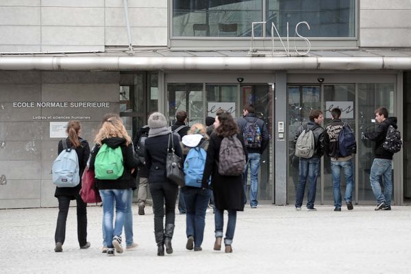 L'un des sites de l'École Normale Supérieure de Lyon dans le quartier de Gerland.