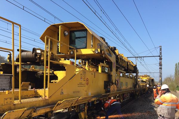 Travaux voies SNCF à Pont-sur-Yonne