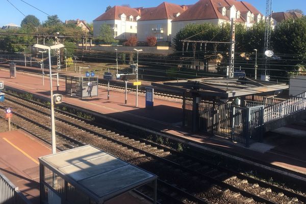 Un adolescent frappé à coup de marteau sur le quai du RER D à Brunoy dans l'Essonne.