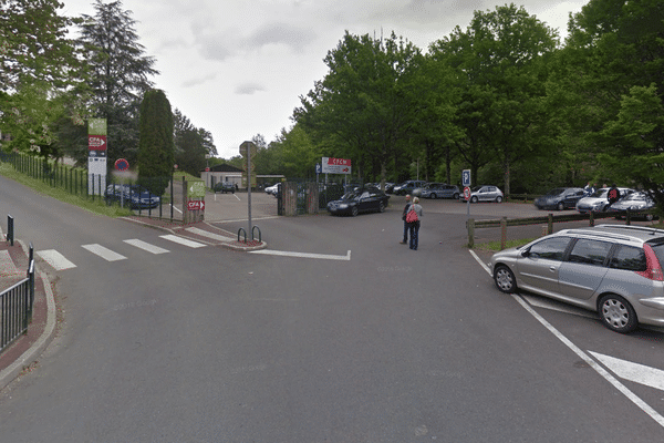 L'accident a eu lieu sur un parking près du CFA du Moulin Rabaud