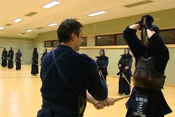 L'USO Kendo à l'entrainement dans des salles d'arts martiaux de la Madeleine à Orléans avant les rencontres interrégionales des 7 et 8 février 2015. 