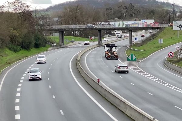 Rocade d'Albi. Cette semaine le Parlement européen se penchera sur une proposition de loi qui pourrait impacter des millions d'automobilistes. Cette loi veut imposer un renouvellement du permis de conduire tous les 15 ans après des tests d'audition, d'ouïe et de réflexes.