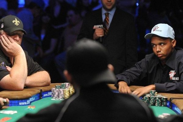 Phil Ivey, à droite, est considéré comme le meilleur joueur de poker au monde