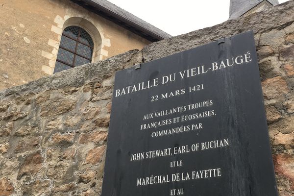 Plaque commémorative des combats de 1421