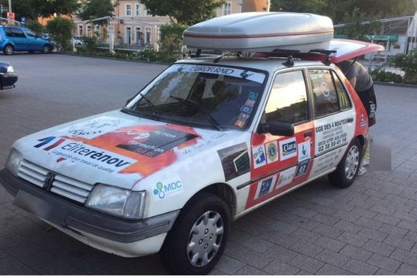 Le trio roulera en Peugeot 205 lors de l'Europ'Raid.