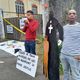 Vendredi 24 mai, des membres de l'association Mouv'Enfants ont mené une action à Lourdes (Hautes-Pyrénées) pour dénoncer les viols qu'un abbé aurait commis.