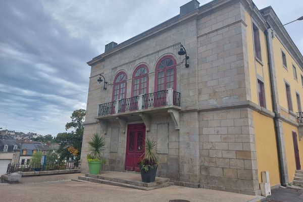 Emmanuel Macron, Rima Abdul Malak et Stéphane Bern visiteront le petit théâtre à l'italienne de Guéret ce vendredi 16 septembre.