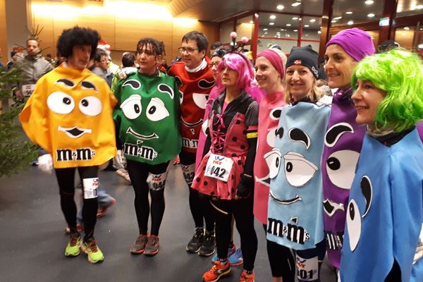 L'autre particularité de la corrida de la Saint-Sylvestre c'est que la plupart des participants sont venus déguisés dimanche 30 décembre à Clermont-Ferrand. 