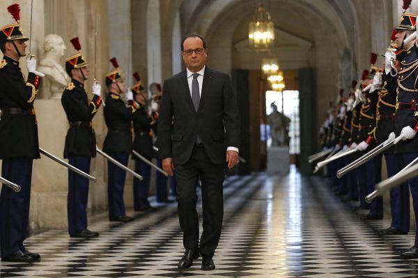 François Hollande avant son discours destiné au Parlement réuni aujourd'hui en Congrès à Versailles.