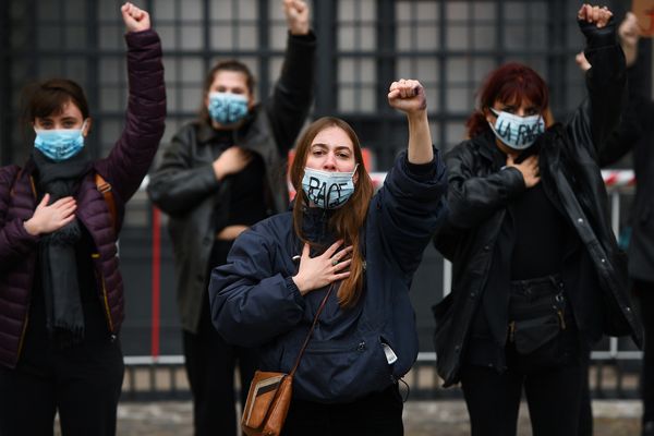 A Lyon, plusieurs associations et collectifs féministes ont crié leur soutien à la jeune Julie, qui accuse une vingtaine de pompiers parisiens de viol quand elle avait 13 et 14 ans. Photo d'archive.