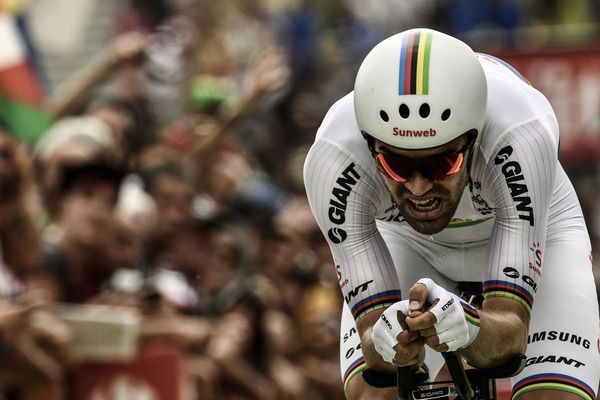 Tom Dumoulin remporte la 20e étape du Tour de France et conforte sa 2e place au classement général.