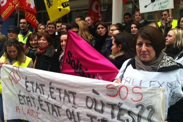 Les salariés de Callexpert à Amiens devant le tribunal de commerce