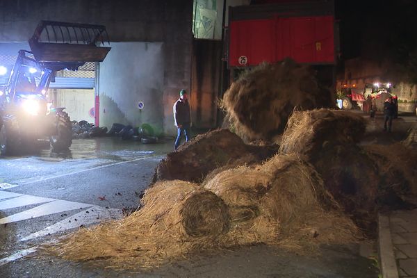 Les Jeunes Agriculteurs de Charente ont ciblé les services de l'Etat d'Angoulême