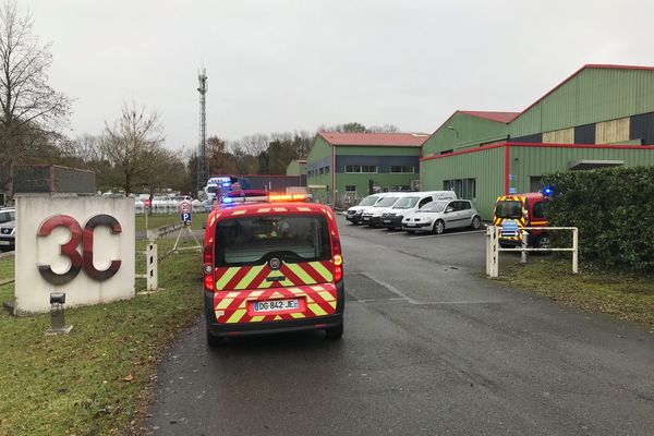 Les pompiers sont intervenus ce jour à la mi-journée pour des nausées et vomissements, dans l’enceinte de 3C, fabricant de cuves en inox pour les industries pharmaceutiques, biotechnologiques, cosmétiques et agroalimentaires. Treize personnes présentaient des signes d’intoxication.