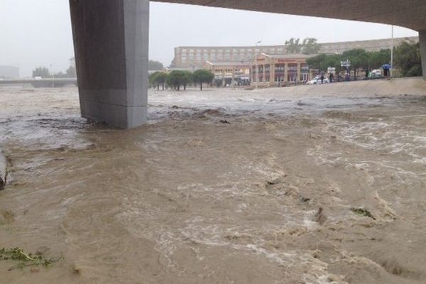 Forts risques de crue pour le Lez à Montpellier 29 septembre 2014