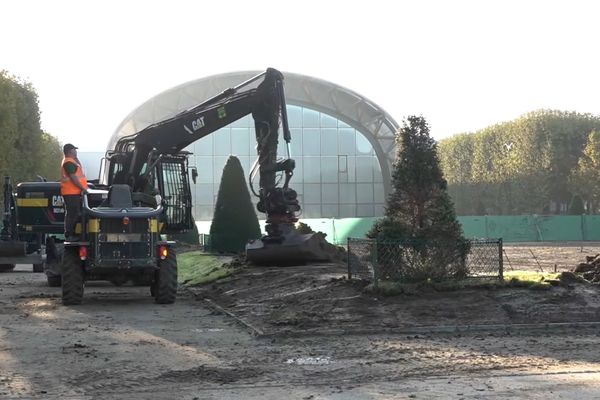 Le Champs-de-Mars inaccessible en raison de travaux.