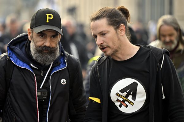 Kevin Grillo (à droite) a été relaxé avec deux autres militants libertaires par le tribunal correctionnel de Nancy