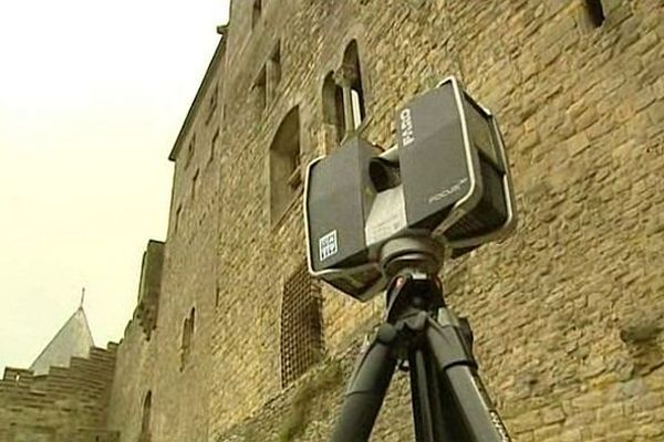 Carcassonne - les remparts de la Cité passés au laser et mesurés au pixel près - octobre 2014.