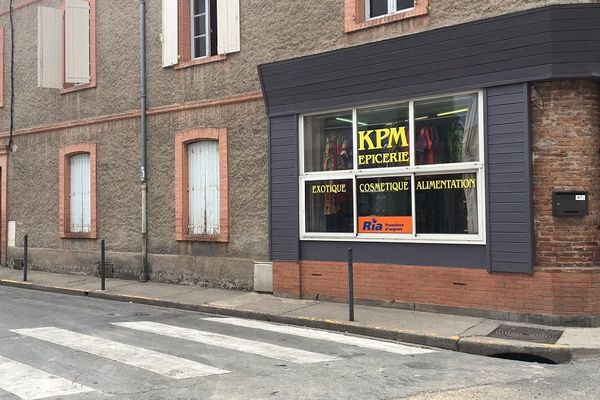 La bagarre a éclaté devant cette épicerie exotique à Albi.