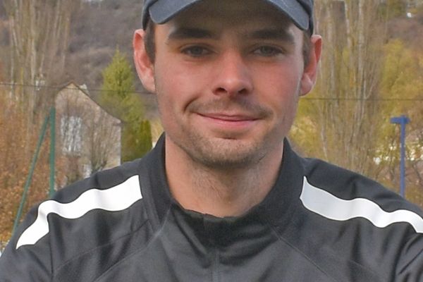 Le club Avenir Foot Lozère rend hommage au jeune éducateur mort dans un accident de la route.